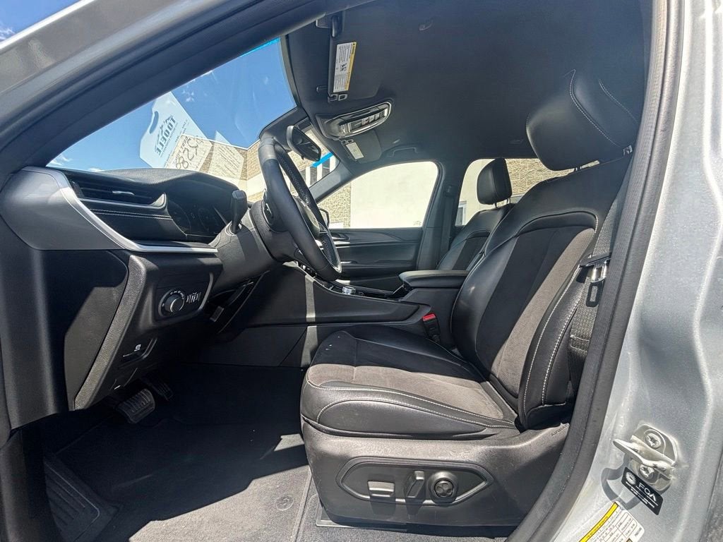 2023 Jeep Grand Cherokee L Altitude 4x4