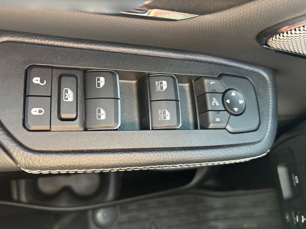 2025 RAM 1500 Rebel Crew Cab 4x4 5'7" Box