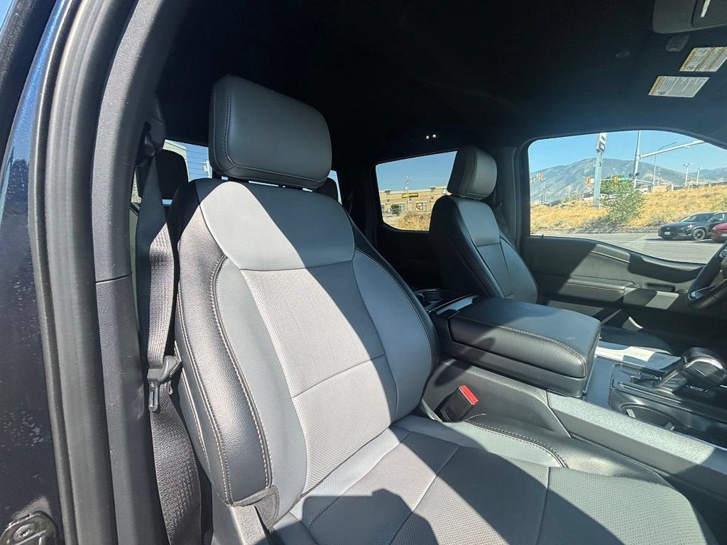 2023 Ford F-150 Lightning LARIAT