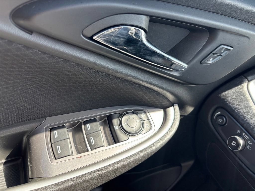 2025 Chevrolet Malibu LS