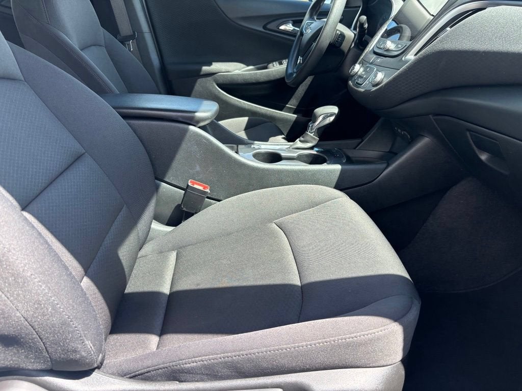 2025 Chevrolet Malibu LS
