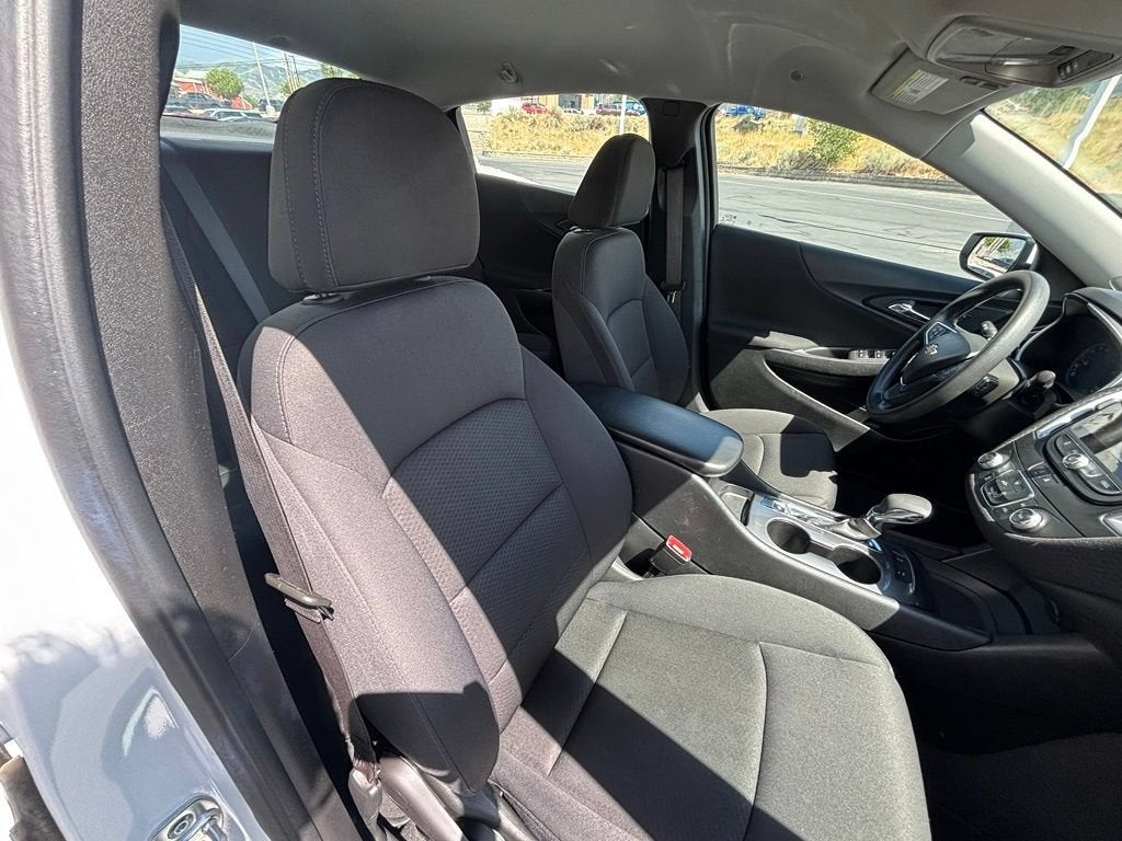 2025 Chevrolet Malibu LS