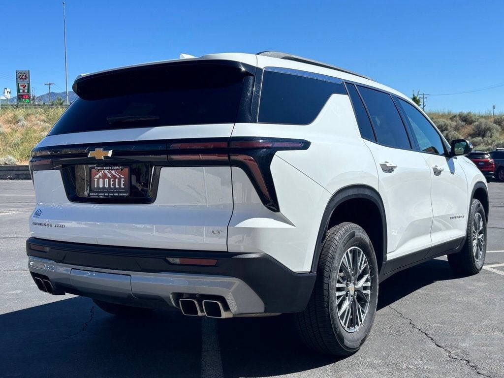 2024 Chevrolet Traverse LT