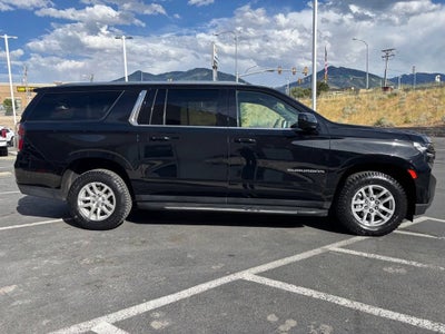 2023 Chevrolet Suburban LT