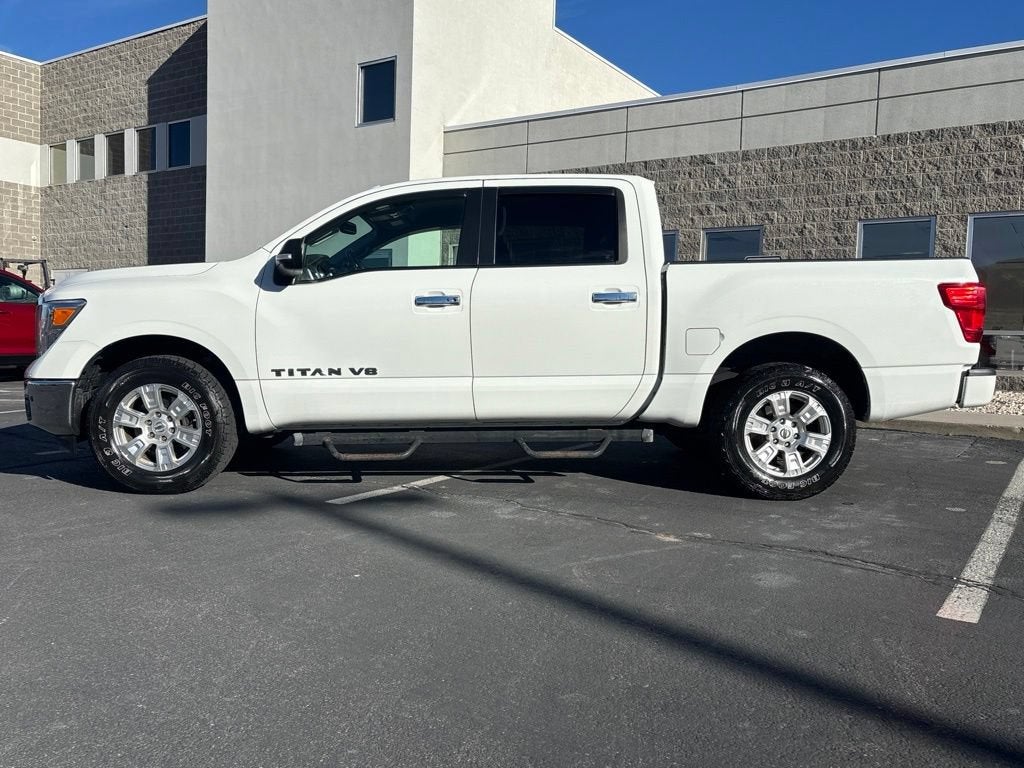 2018 Nissan TITAN SV