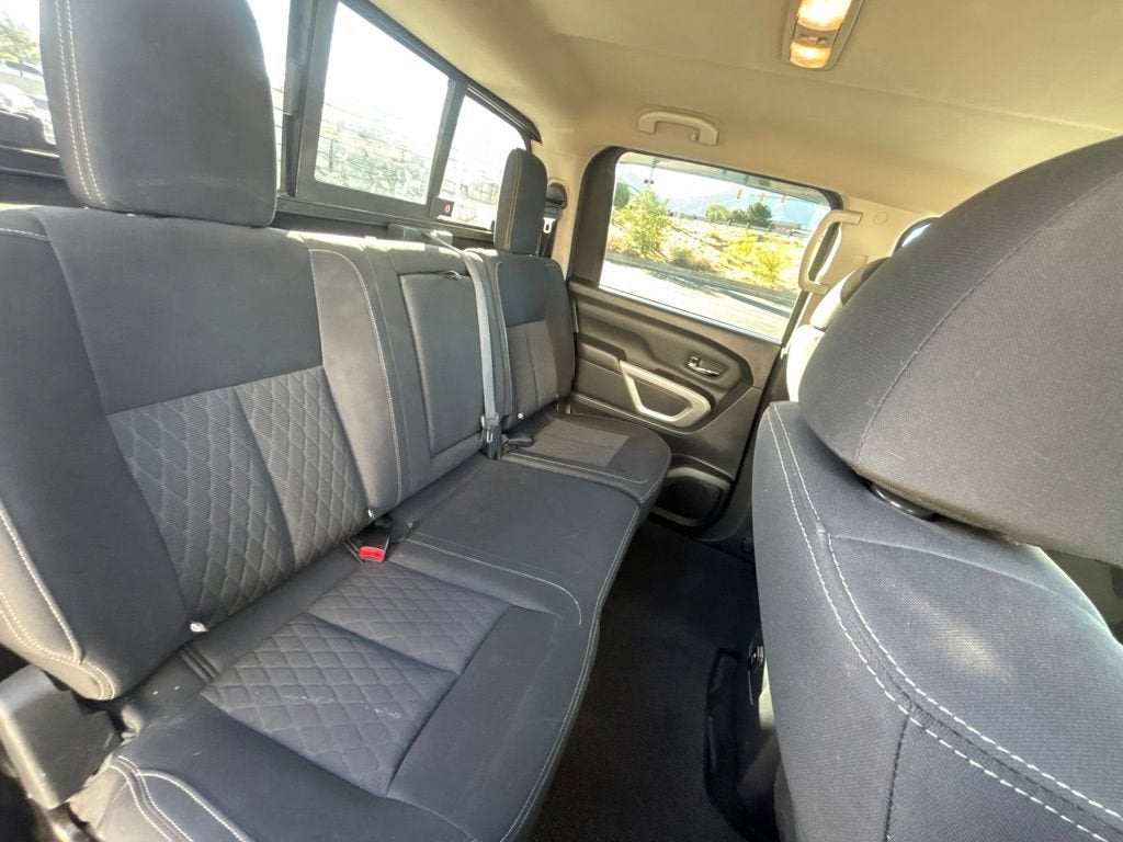 2018 Nissan TITAN SV