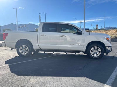 2018 Nissan TITAN SV