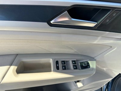2021 Volkswagen Atlas 3.6L V6 SE w/Technology R-Line
