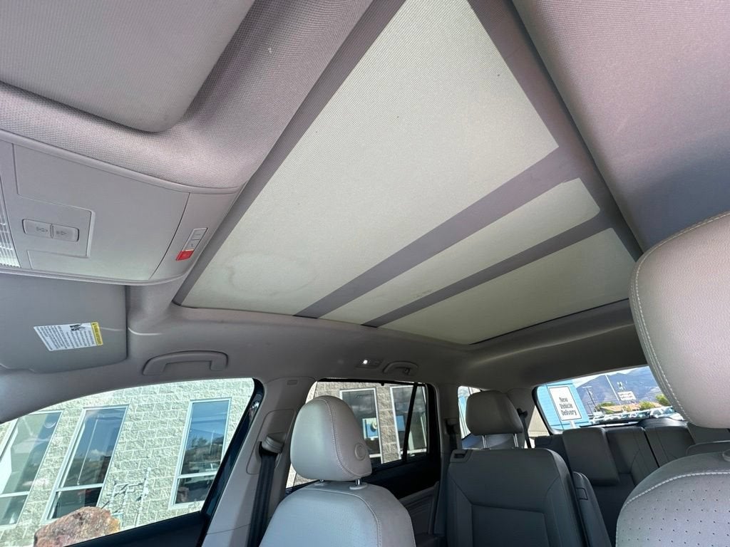 2021 Volkswagen Atlas 3.6L V6 SE w/Technology R-Line