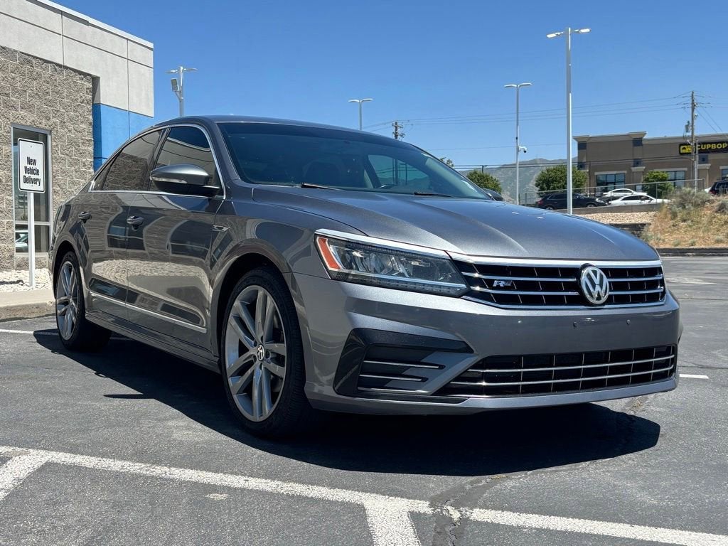2017 Volkswagen Passat 1.8T R-Line