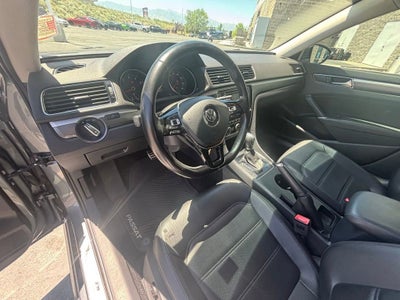 2017 Volkswagen Passat 1.8T R-Line