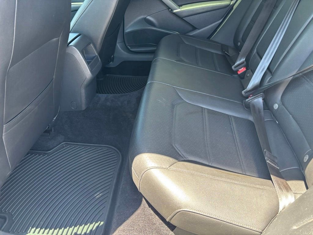 2017 Volkswagen Passat 1.8T R-Line