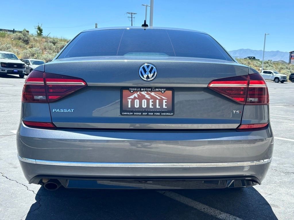 2017 Volkswagen Passat 1.8T R-Line
