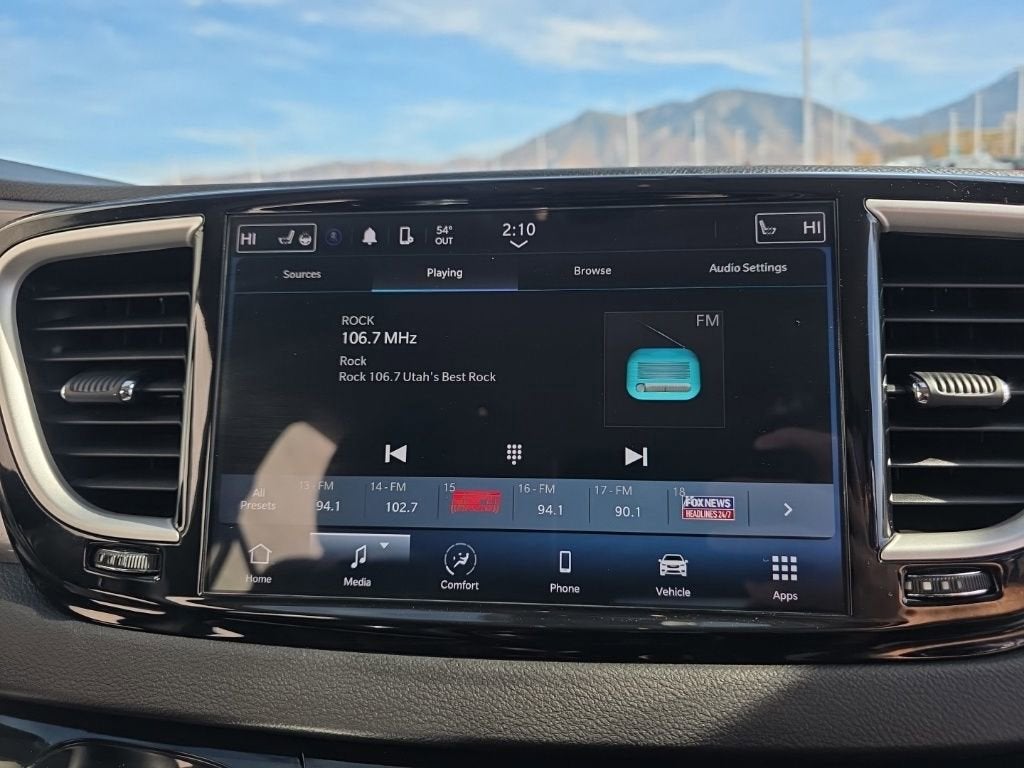 2024 Chrysler Pacifica Touring L