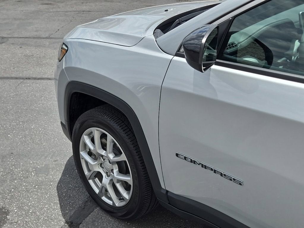2024 Jeep Compass Latitude Lux