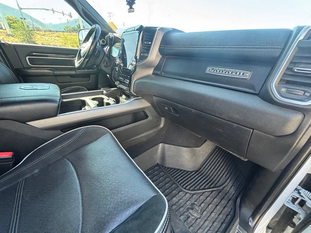 2020 RAM 3500 Laramie Crew Cab 4x4 6'4" Box
