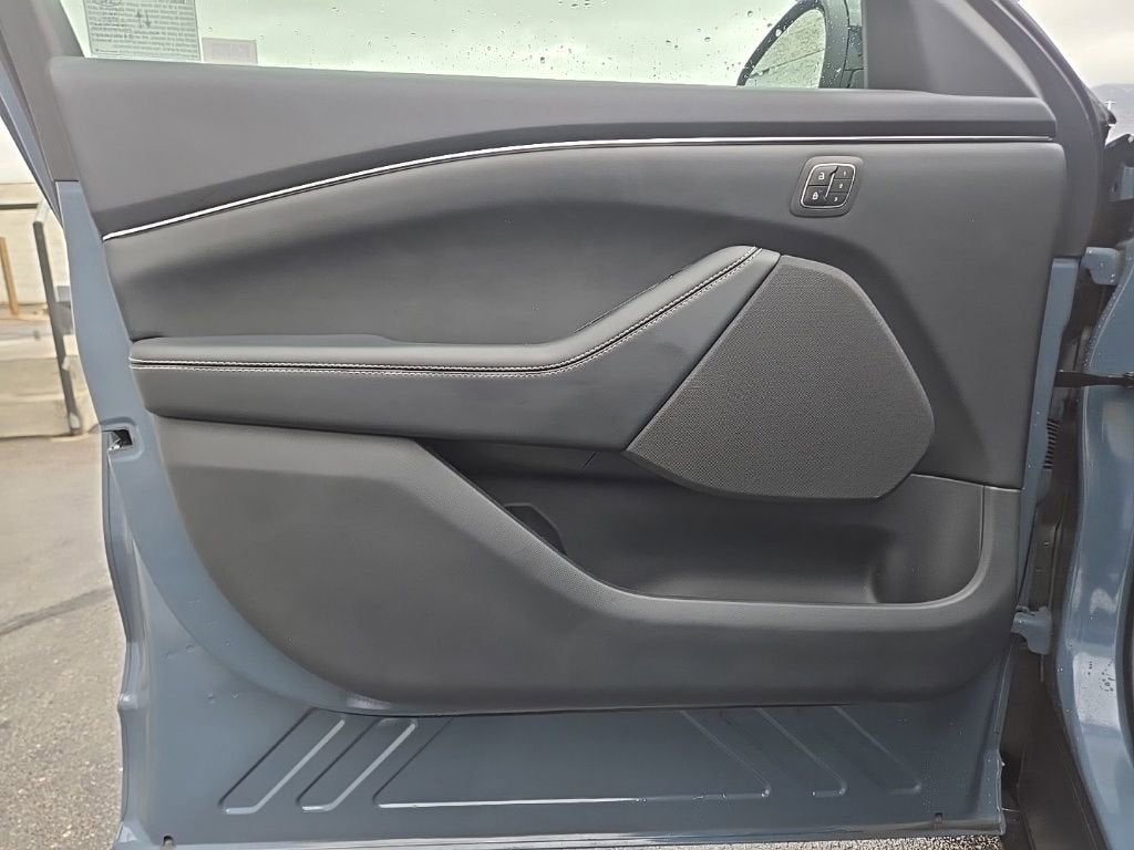 2024 Ford Mustang Mach-E Select