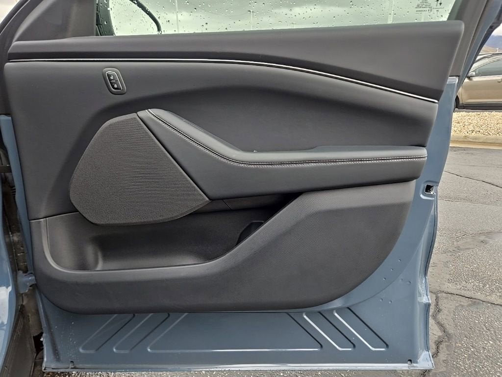 2024 Ford Mustang Mach-E Select