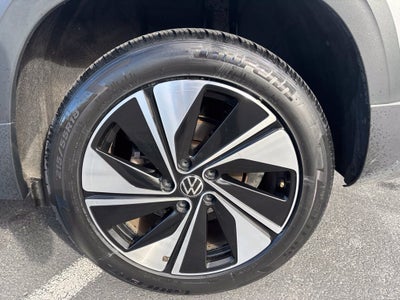 2025 Volkswagen Taos SE