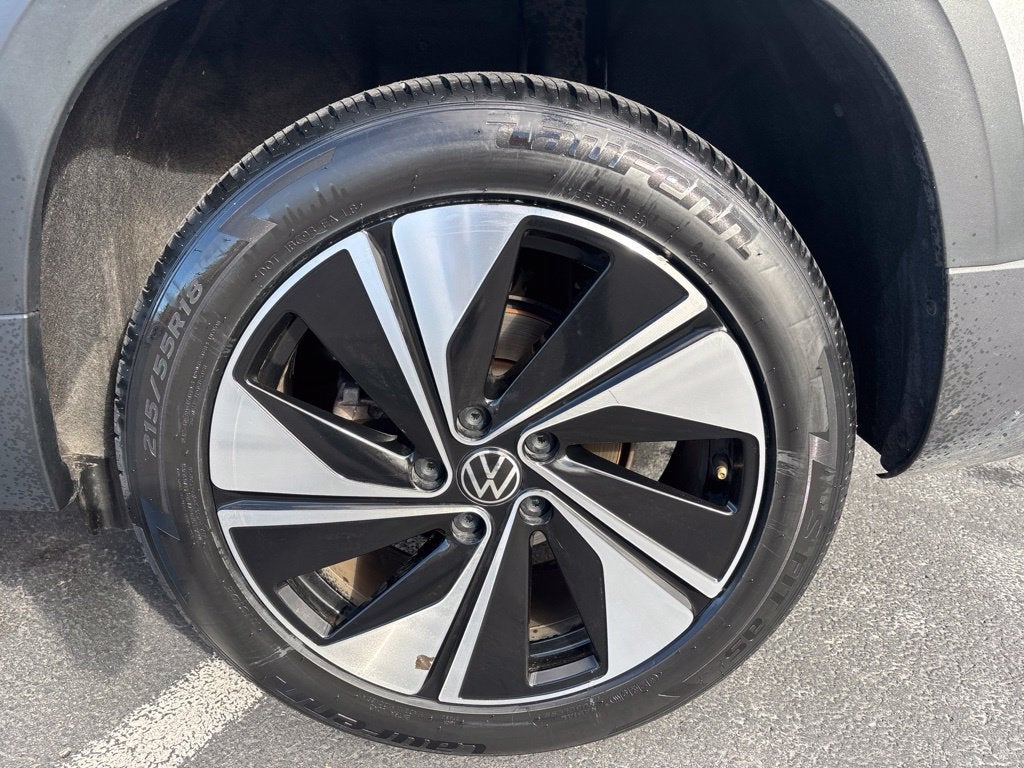 2025 Volkswagen Taos SE