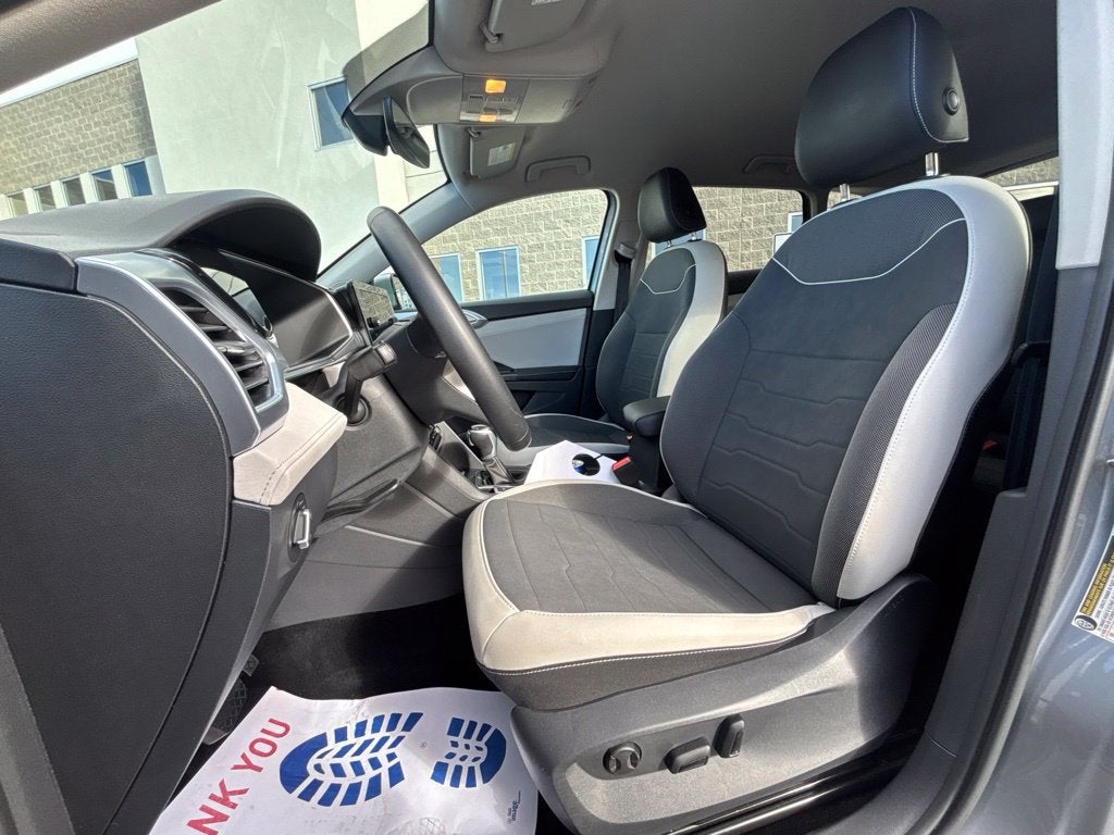 2025 Volkswagen Taos SE
