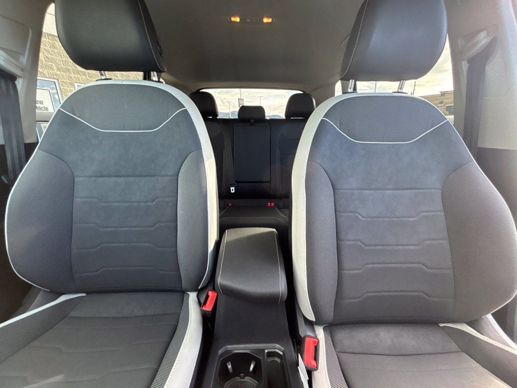 2025 Volkswagen Taos SE