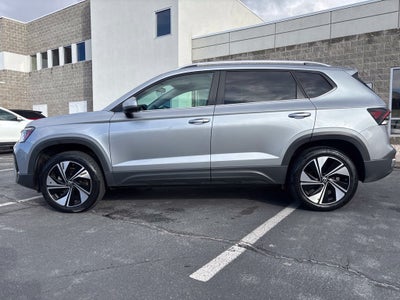 2025 Volkswagen Taos SE