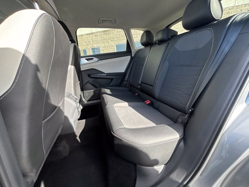 2025 Volkswagen Taos SE