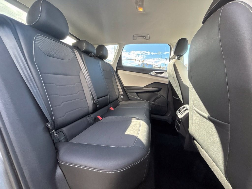 2025 Volkswagen Taos SE