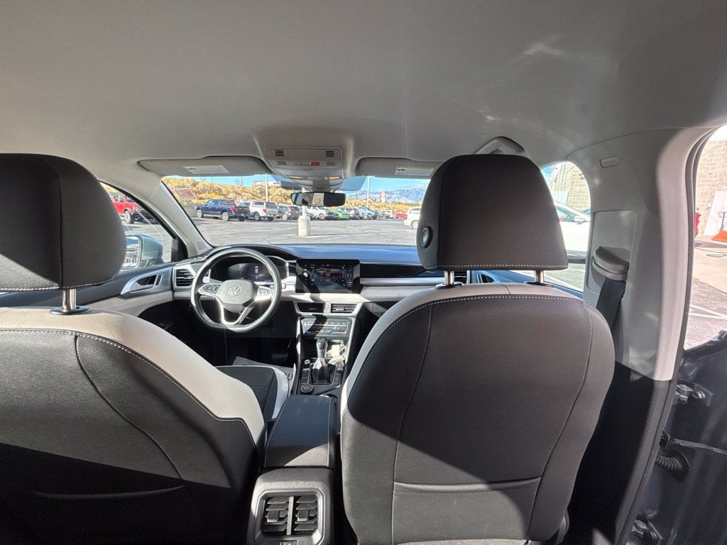 2025 Volkswagen Taos SE