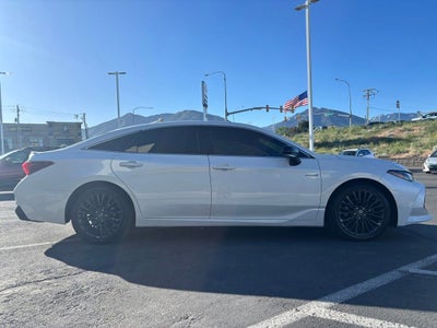 2019 Toyota Avalon Hybrid Limited