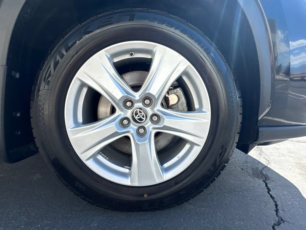 2024 Toyota Highlander LE