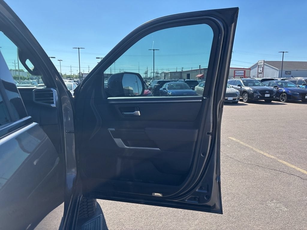 2023 Toyota Tundra 4WD Platinum