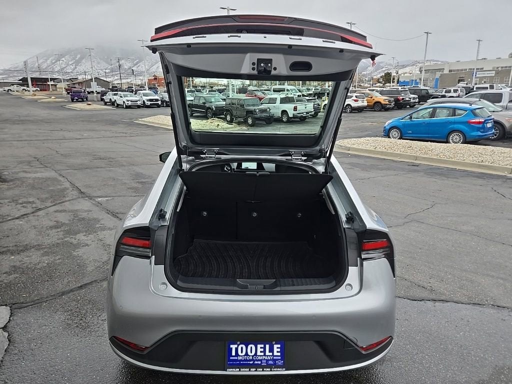 2024 Toyota Prius LE