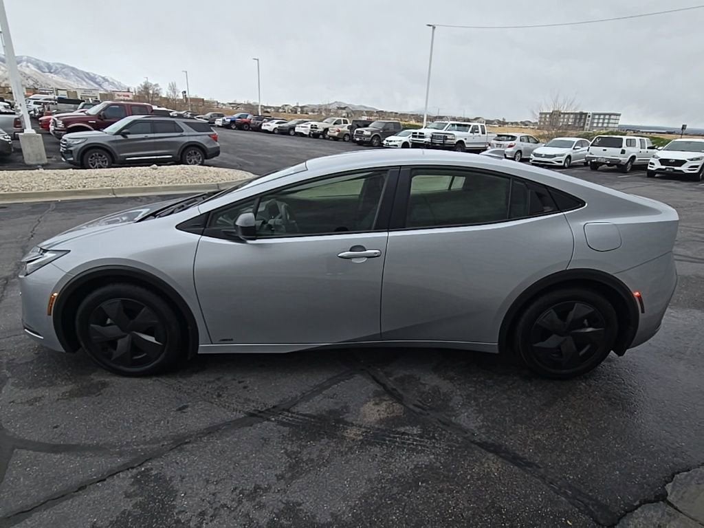 2024 Toyota Prius LE