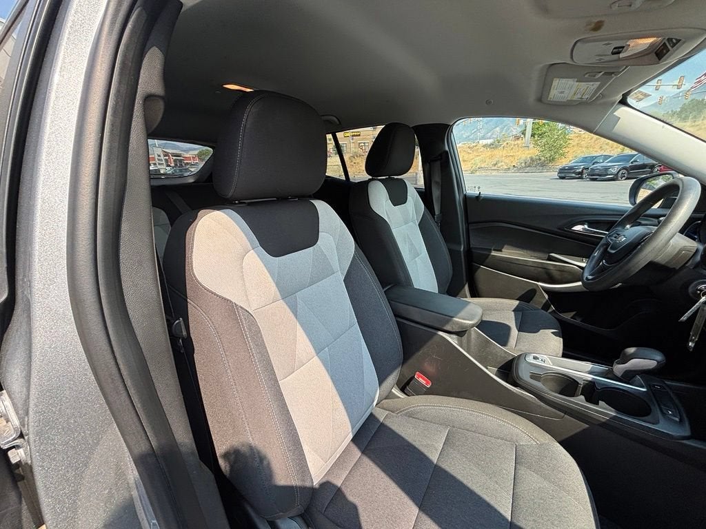 2025 Chevrolet Trax LS
