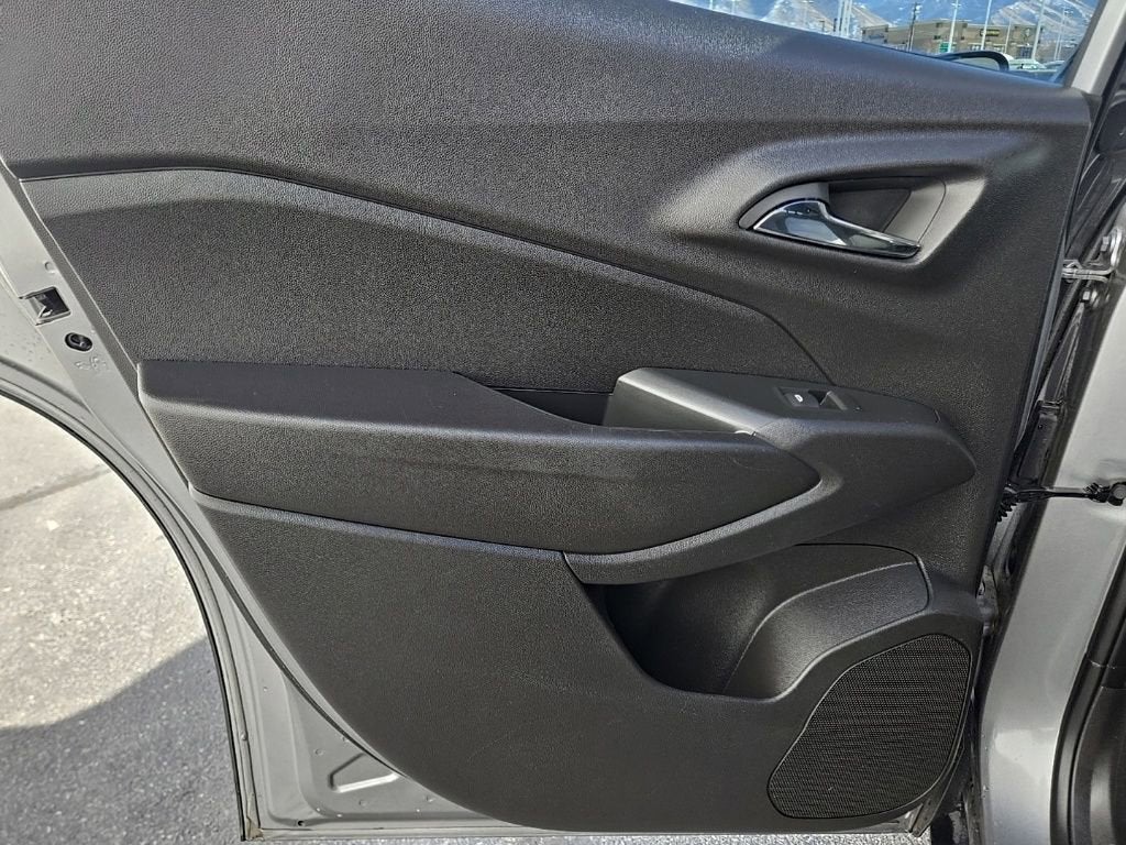 2025 Chevrolet Trax LS