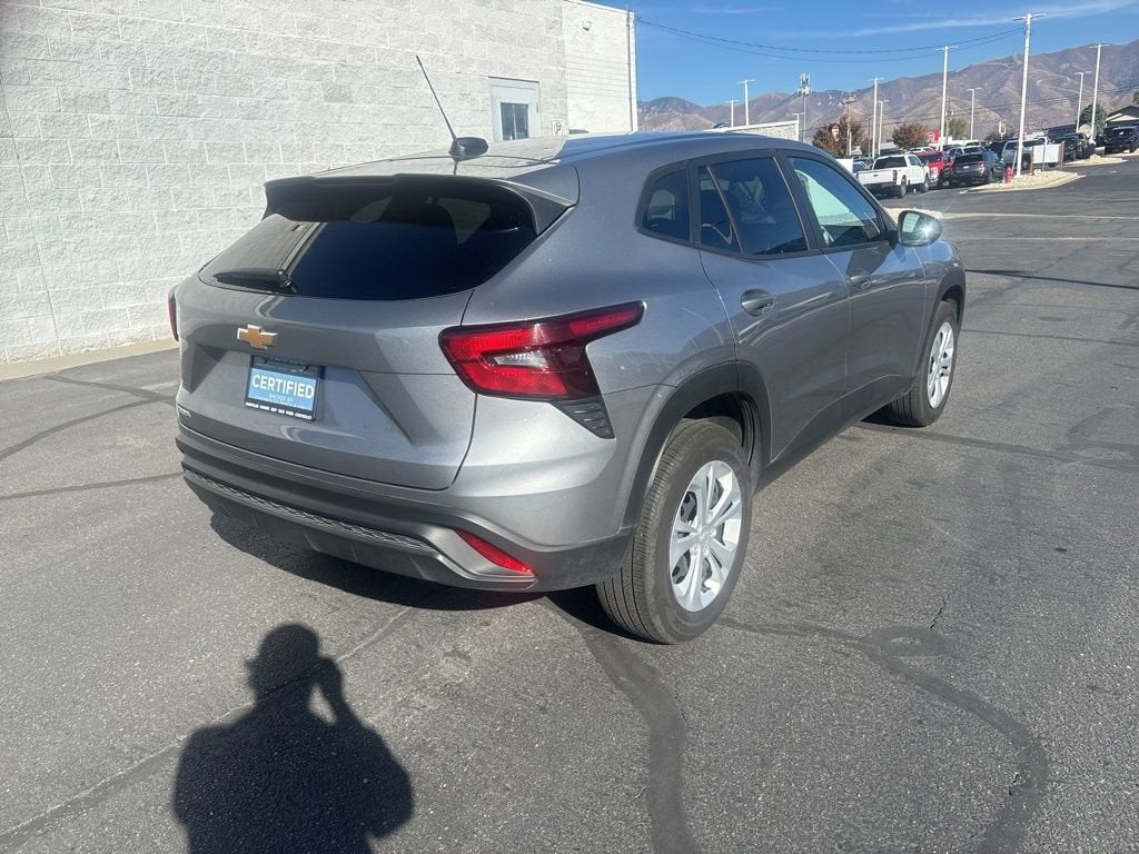 2025 Chevrolet Trax LS