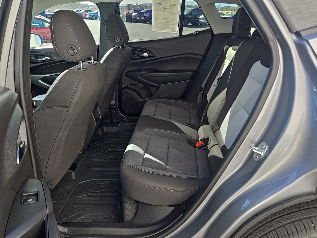 2025 Chevrolet Trax LS