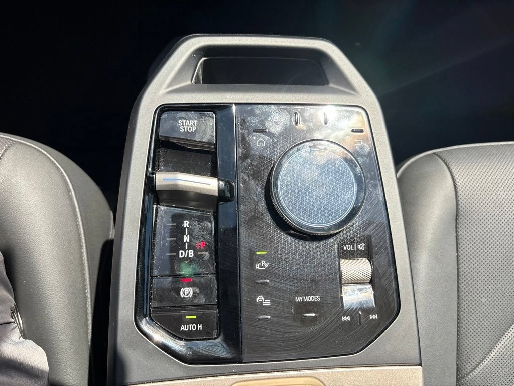 2025 BMW iX xDrive50